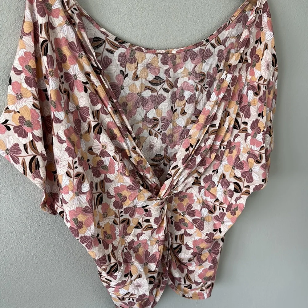 Willow + Root Twisted Open Back Top Versatile Floral Print Medium Multi Color - Picture 6 of 15